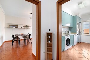 Dining - Holiday Apartment 'Apartamento da Tamara' with Shared Terrace, Balcony & Wi-Fi (Armação de Pêra)