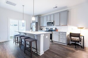 Refrigerador y comedor