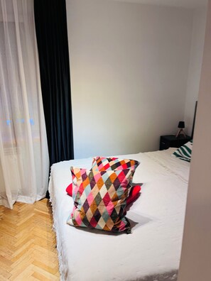 2 chambres, bureau, fer et planche à repasser, Wi-Fi gratuit