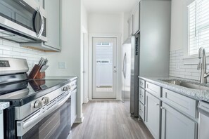 Refrigerador y comedor