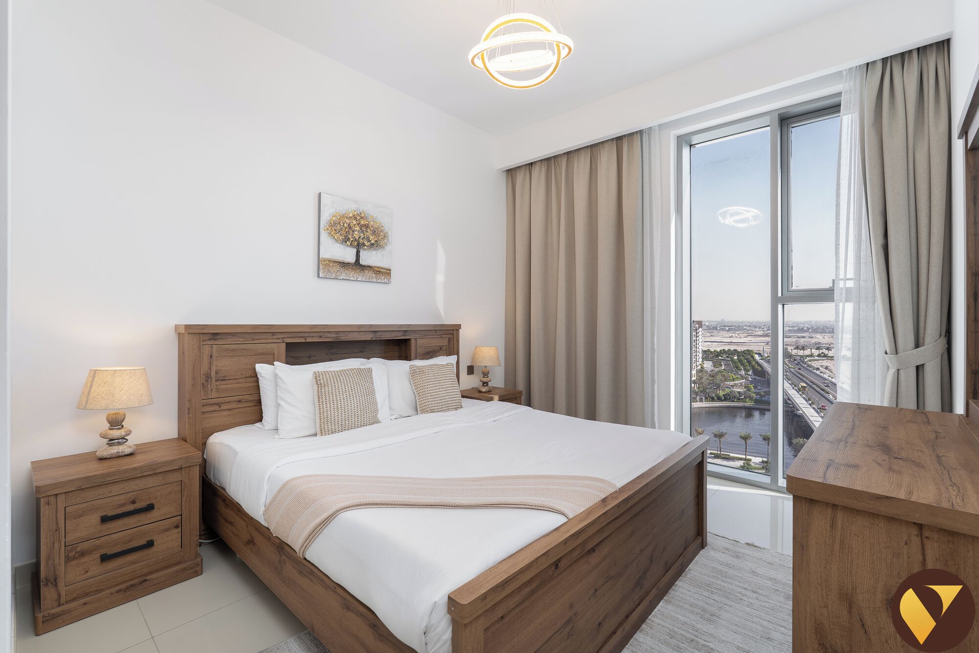 Apartamento superluxo, sacada, vista para o canal | Ferros/tábuas de passar roupa, berços (sobretaxa), Wi-Fi de cortesia