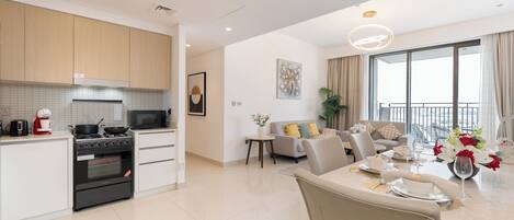 Luxury-Apartment, Balkon, Kanalblick | Eigene Küche