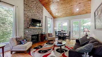 TV, fireplace, DVD player, offices