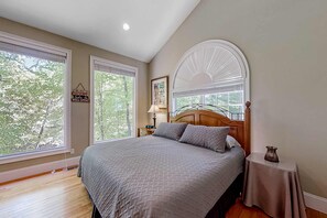 3 habitaciones, tabla de planchar con plancha, wifi y ropa de cama 