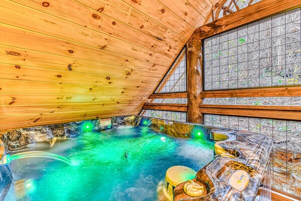Spa - New Creekside Escape w/ Private Hot Tub & Free Attraction Tickets (Gatlinburg)