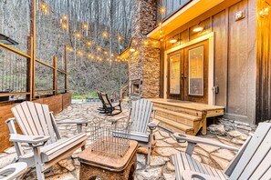 Terrace/patio - New Creekside Escape w/ Private Hot Tub & Free Attraction Tickets (Gatlinburg)