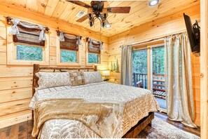 Strykjärn/strykbräda, wi-fi och sängkläder