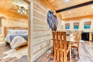 5 Schlafzimmer, Bügeleisen/Bügelbrett, WLAN, Bettwäsche
