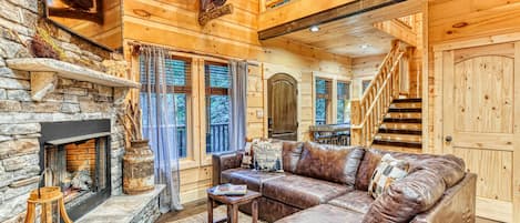 Fernseher, Kamin, DVD-Player, Arbeitsbereiche