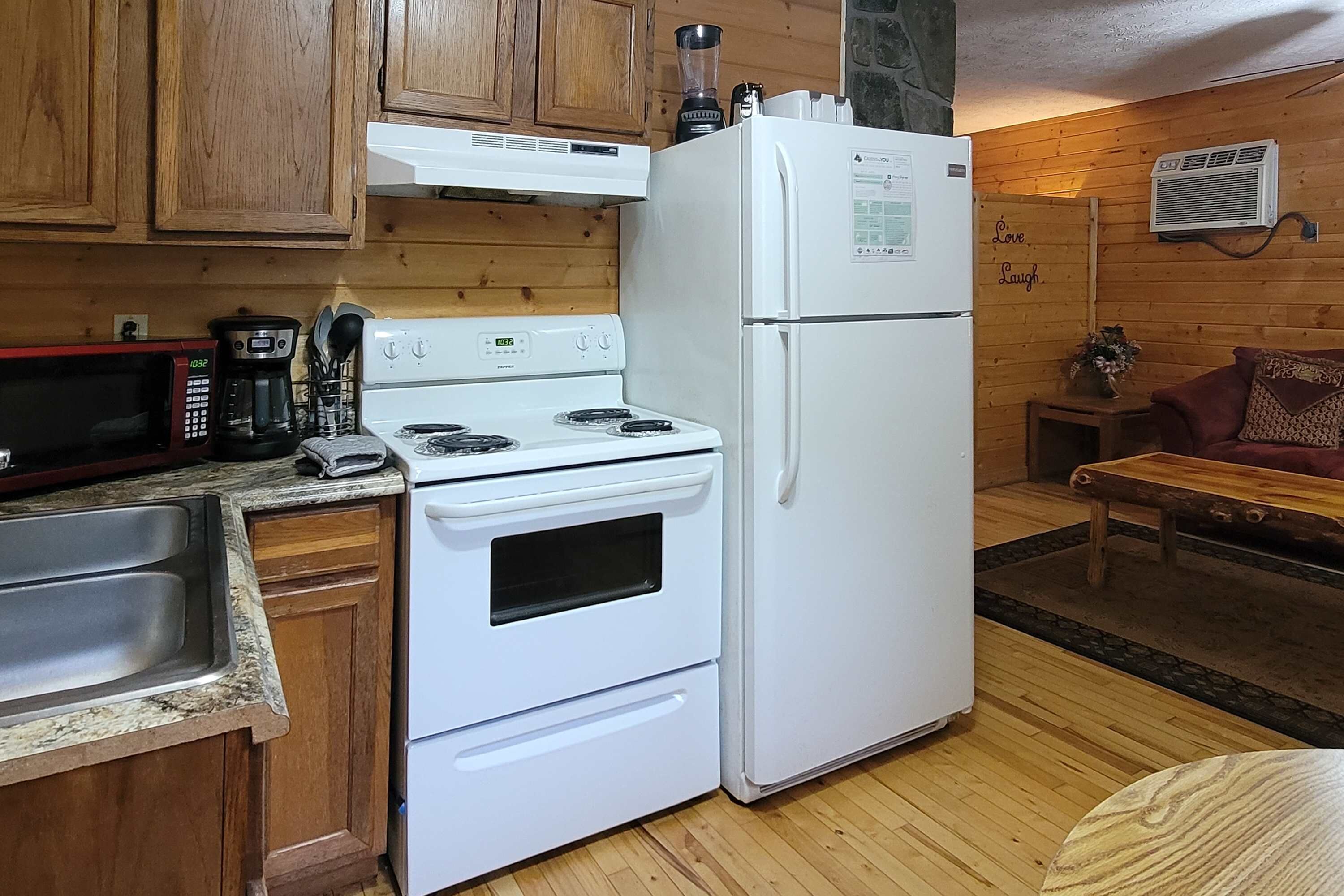 冰箱、微波炉、烤箱、炉灶