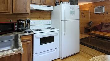 冰箱、微波炉、烤箱、炉灶