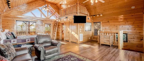 TV, lareira, pebolim, escritórios