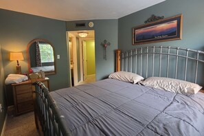 2 bedrooms, WiFi, bed sheets - Gatlinburg Condo, for 6・Pools・Hot Tub・Lovely Views (Gatlinburg)