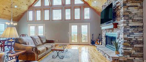 TV, caminetto, lettore DVD, studio