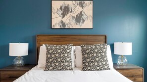 Desk, iron/ironing board, WiFi, bed sheets - Landing | Amazing 1BD, Clubhouse, Yoga Studio (Cedar Park)