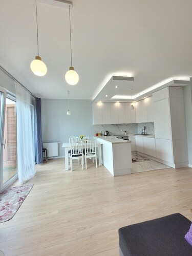 Ideal for groups, job, families Chopin airport and Warsaw Expo