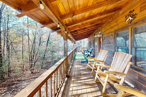 Property grounds - Secluded Smoky Cabin・Hot Tub・Trails・Pool・Grill (Sevierville)