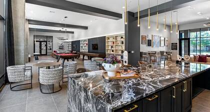 Landing | Chic 1BD, Gym