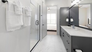 Bathroom - Landing | Incredible 2BD, Gym, Pool (Plano)