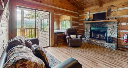 Secluded Smoky Mtn Cabin Escape・Views・Pet Friendly