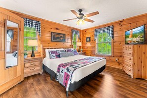 1 bedroom, iron/ironing board, WiFi, bed sheets - Bearfoot Inn - Sleeps 6・Stunning Views・Games (Sevierville)