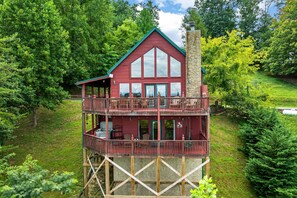 Exterior - Bearfoot Inn - Sleeps 6・Stunning Views・Games (Sevierville)