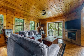 TV, fireplace, table football, offices - Cozy Mtn View Home, Sleeps 15, Hot Tub, Games, Gym (Sevierville)