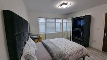 Iron/ironing board, internet, bed sheets