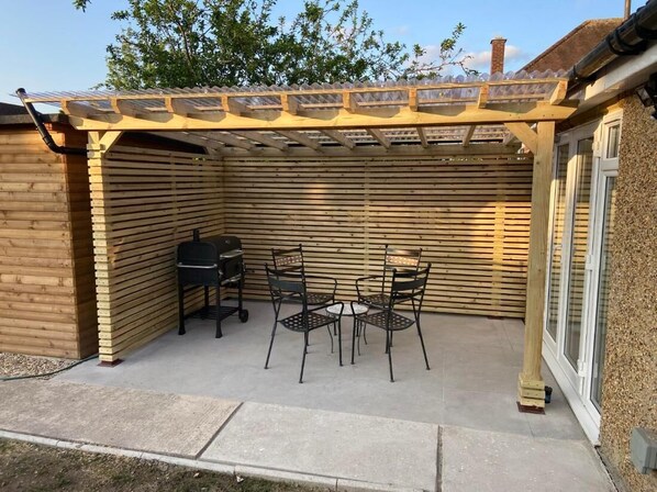 Terrace/patio - Stylish Suites with kitchenette 5 (St Albans)