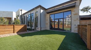 Exterior - Landing | Modern 1BD, Gym (San Antonio)
