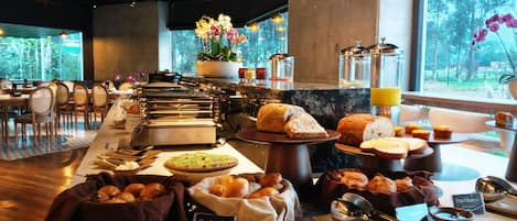 Petit déjeuner buffet compris tous les jours