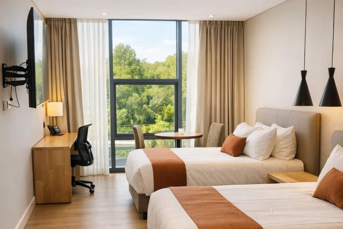 Standard Twin Room | In-room safe, desk, free WiFi