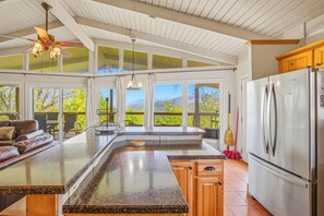 Interior - Chalet Village Cabin, Sleeps 9, Mtn View, 360 Deck (Gatlinburg)
