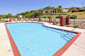 Pool - River View Condo, Sleeps 6, Shared Hot Tub & Pool (Pigeon Forge)