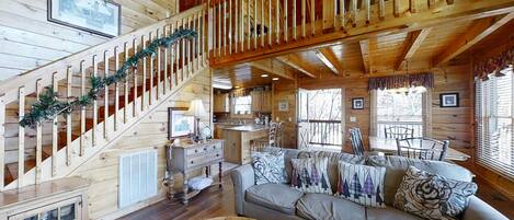 Una televisión, una chimenea, una oficina