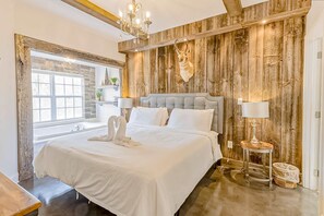 2 bedrooms, iron/ironing board, WiFi, bed sheets - Elegant Condo, Sleep 8・Outdoor Pool・Prime location (Pigeon Forge)