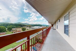 Property grounds - Family Friendly・Near Dolly・Seasonal Pool & Hot Tub (Pigeon Forge)