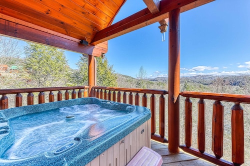 Family Friendly Luxe Mtn Getaway・Near Downtown