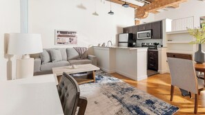 Smart TV - Landing | Chic 1BD, Gym, Courtyard (Baltimore)