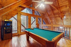 Games room - Cabin N Gorgeous Wooded Setting, Sleeps 6, Hot Tub (Pigeon Forge)