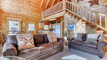 Een televisie, een open haard, een dvd-speler en een kantoor