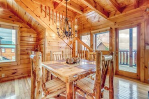 Dining - 2 Story Homey Cabin, Sleeps 6, Hot Tub, Shared Pool (Pigeon Forge)