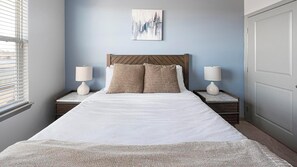 Desk, iron/ironing board, WiFi, bed sheets - Landing | Modern 2BD, Clubhouse, Gym (Nashville)
