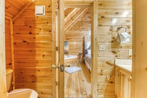 4 chambres, fer et planche à repasser, Wi-Fi, draps fournis