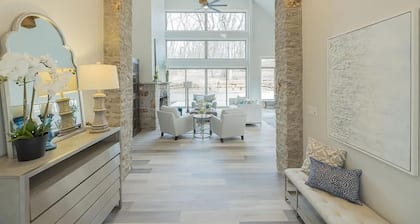 Landing | Chic 3BD, Clubhouse, Pool