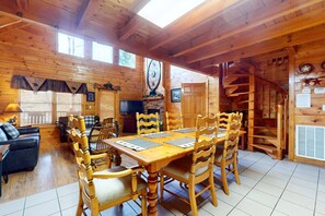 Dining - Charming Luxe Cabin, Sleeps 6, Hot Tub, Game Loft (Pigeon Forge)