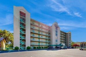 Exterior - Charming Condo, River Views, Sleep 6, Fireplace, Pool (Pigeon Forge)