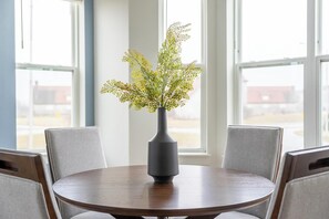 Dining - Landing | Spectacular 2BD in Lee's Summit (Lee's Summit)