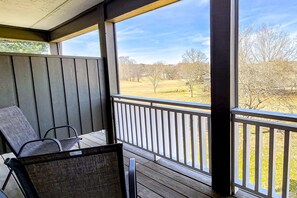 Terrace/patio - Stroll to Douglas Lake, Sleeps 4, Dog OK, Games, Gym (Baneberry)