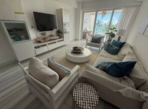 Smart TV - Seawinds Beachfront Top Floor- Less Mosquitos•24/7 Security (Sousa-Cabarete Highway)